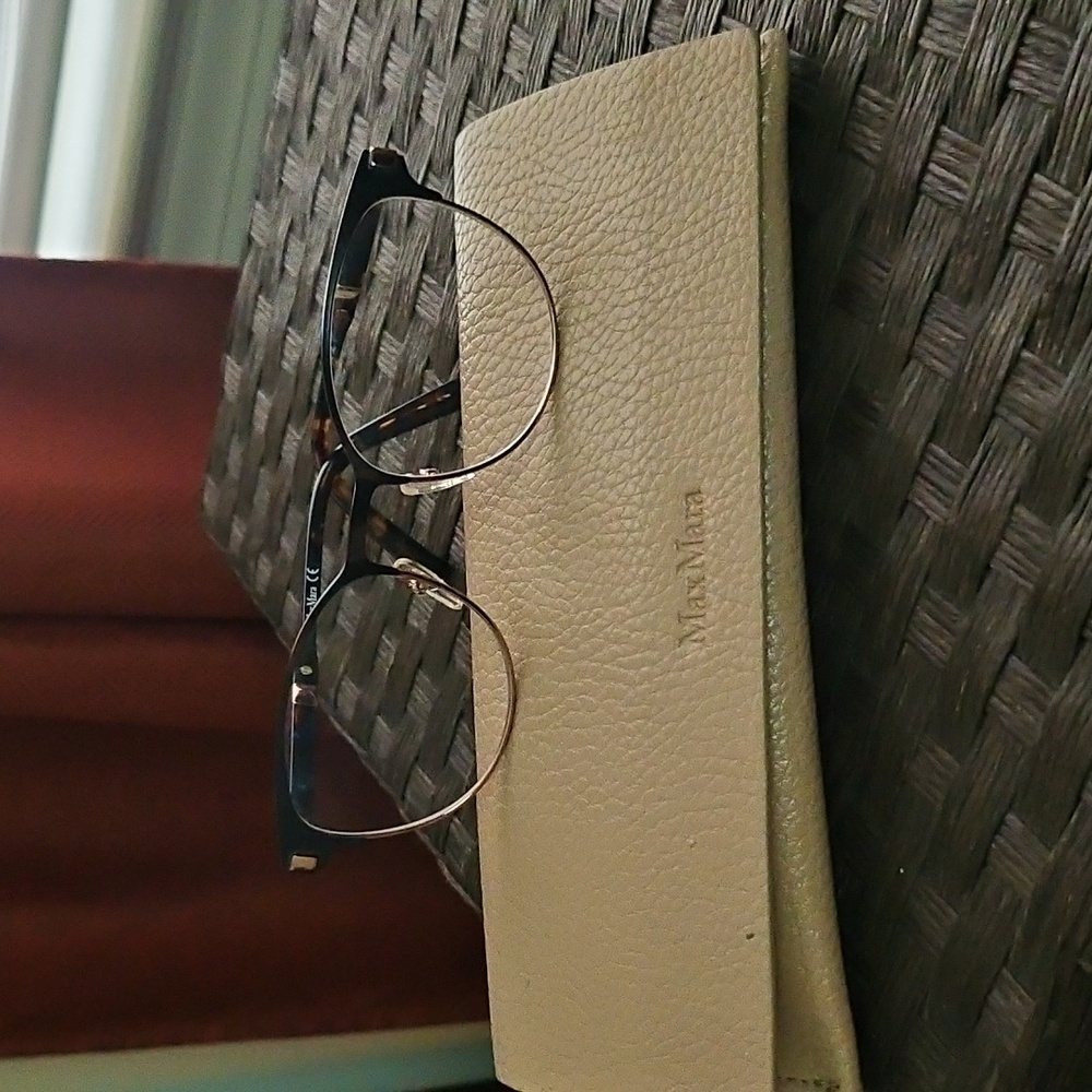 MaxMara Tortoiseshell and Gold Eyeglasses with Cream Case